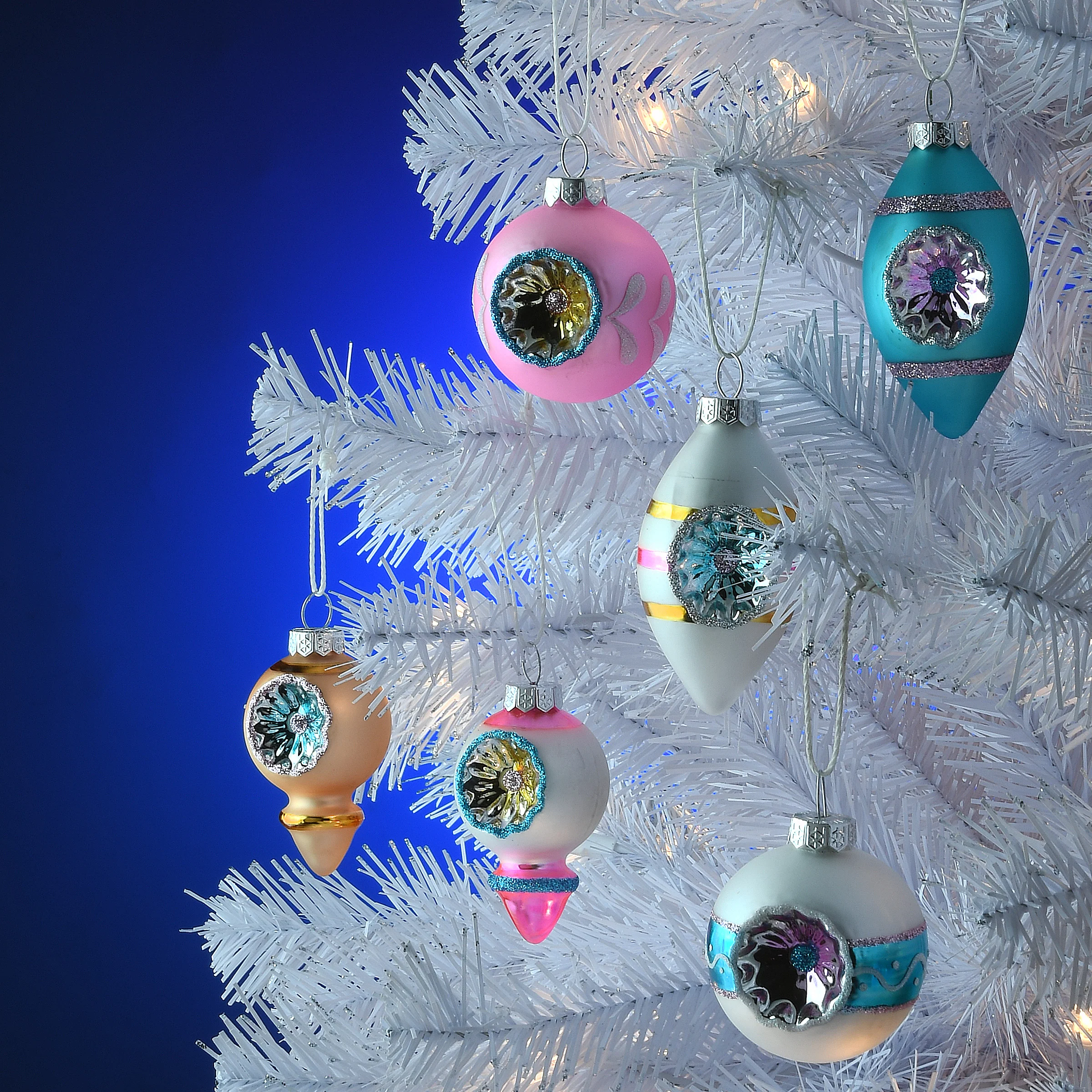 12-Piece Christmas Tree Mini Ornaments Set - Image 2