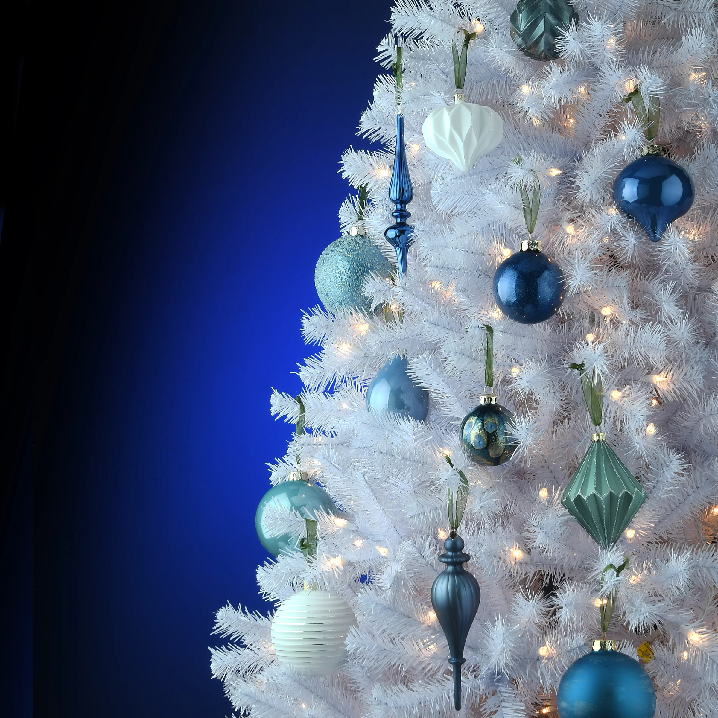 20-Piece Christmas Tree Ornament Set, Arctic Lights Collection - Image 2