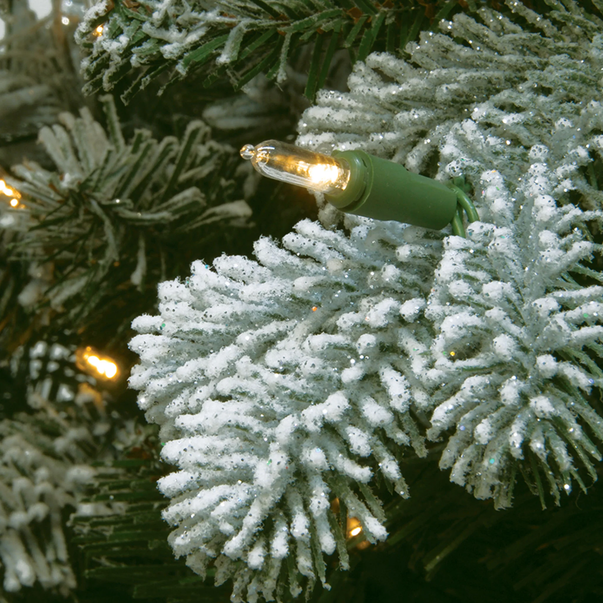 24 in. Pre-Lit Snowy Sheffield Spruce Wreath with Warm White LED Lights - Image 3