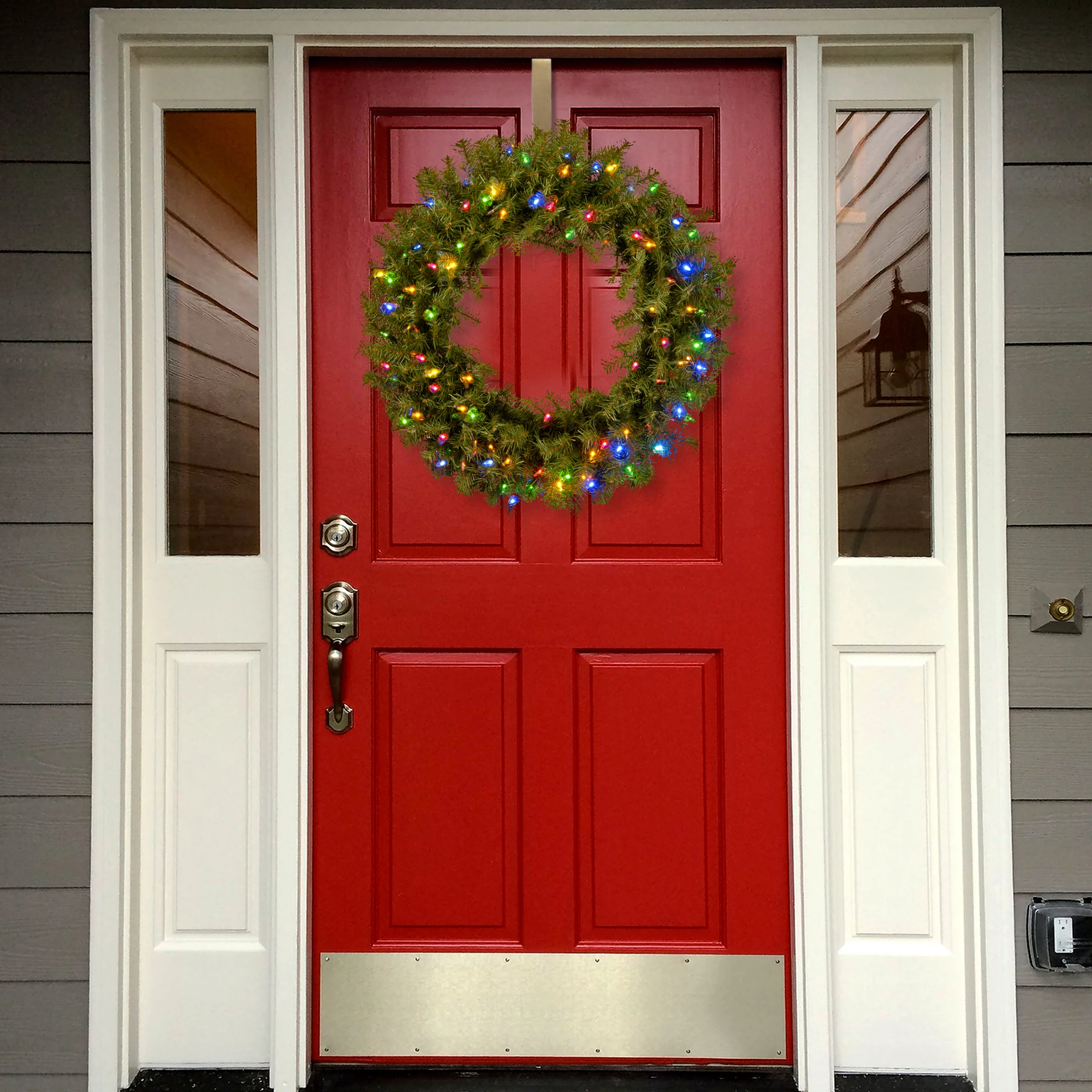 30 in.Pre-Lit Norwood Fir Wreath - Image 2