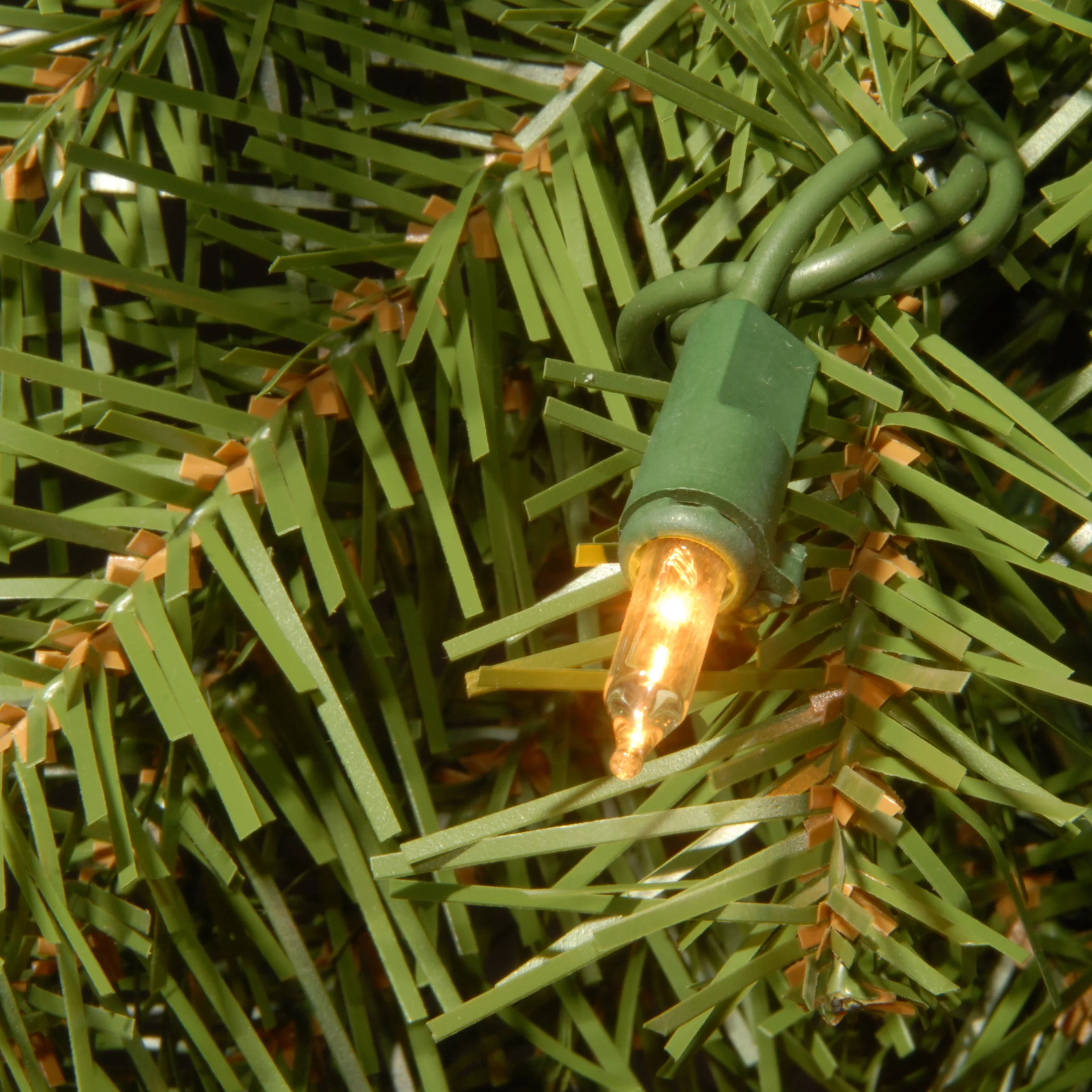 36 in. Pre-Lit Norwood Fir Wreath with Clear Lights, Plug-In - Image 3