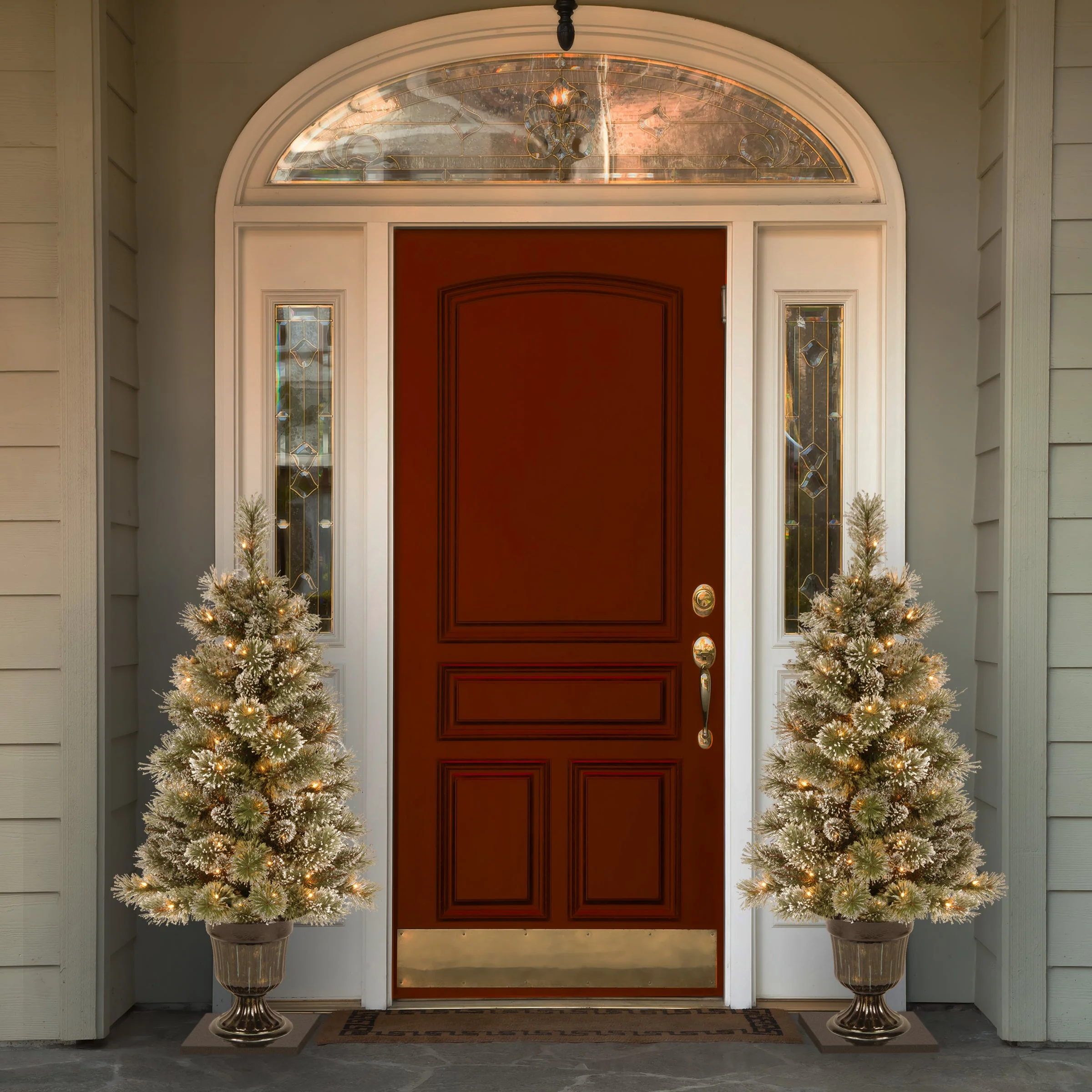 4 ft. Pre-Lit Glittery Bristle Tree with Clear Lights, Plug-In - Image 10
