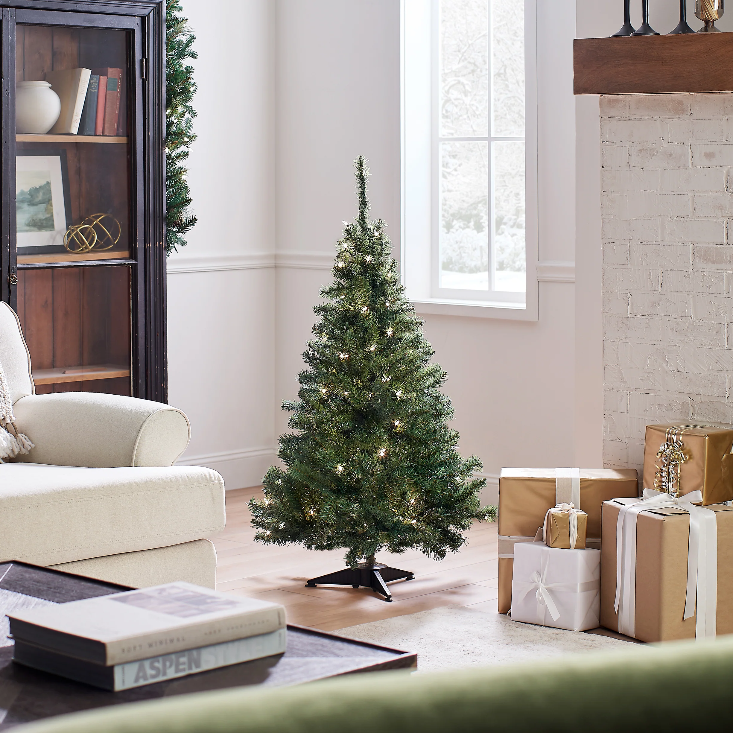 4 ft. Pre-Lit Kincaid Spruce Tree with Clear Lights, Plug-In - Image 7