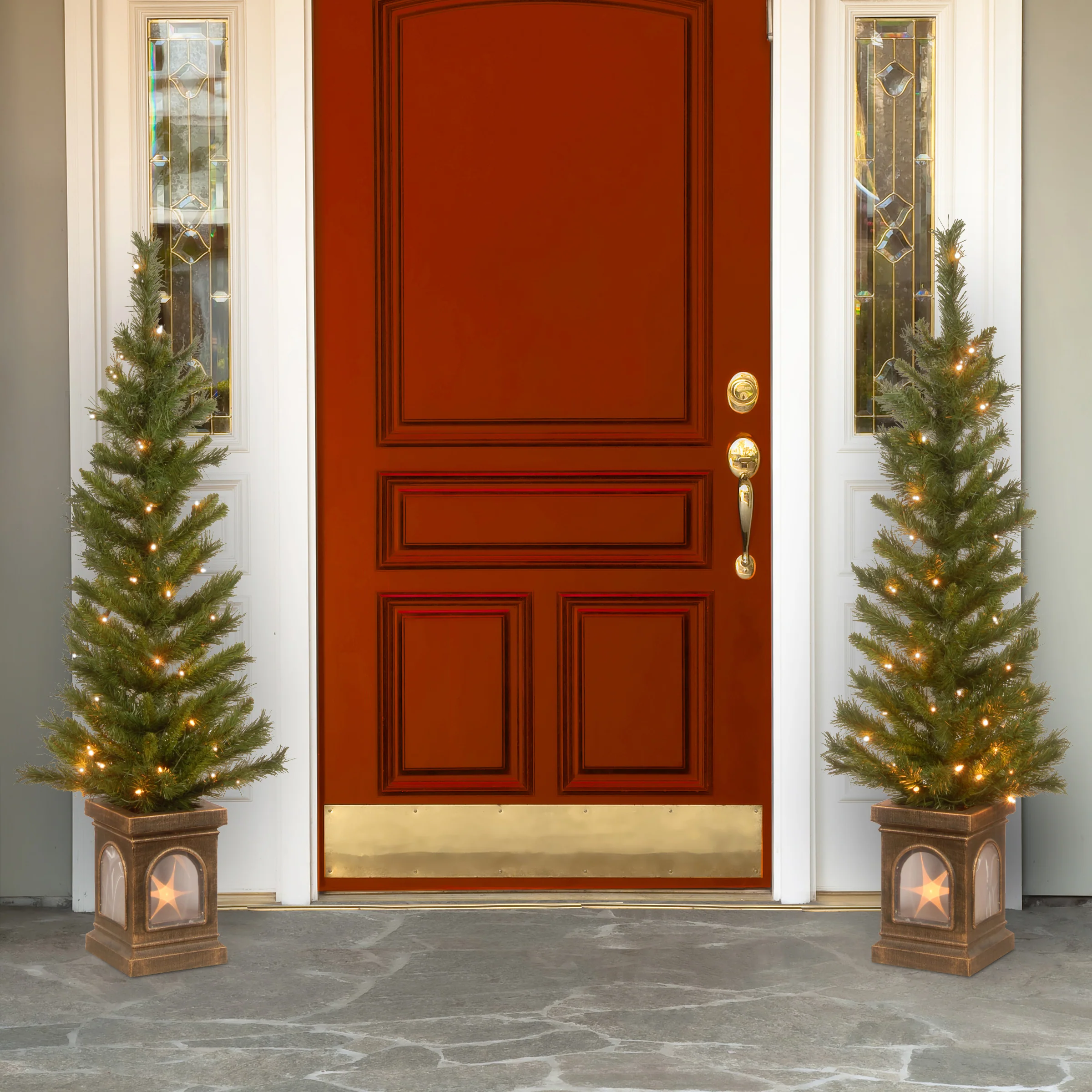 4 ft. Pre-Lit Leigh Valley Tree Set with Clear Lights, Plug-In - Image 3