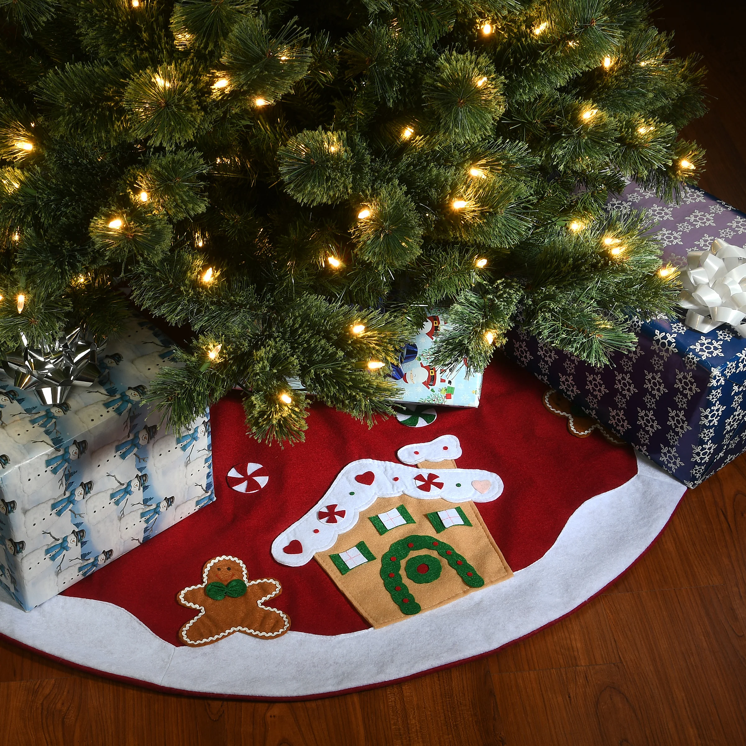 48 in. Be Merry Collection Gingerbread House Tree Skirt - Image 2