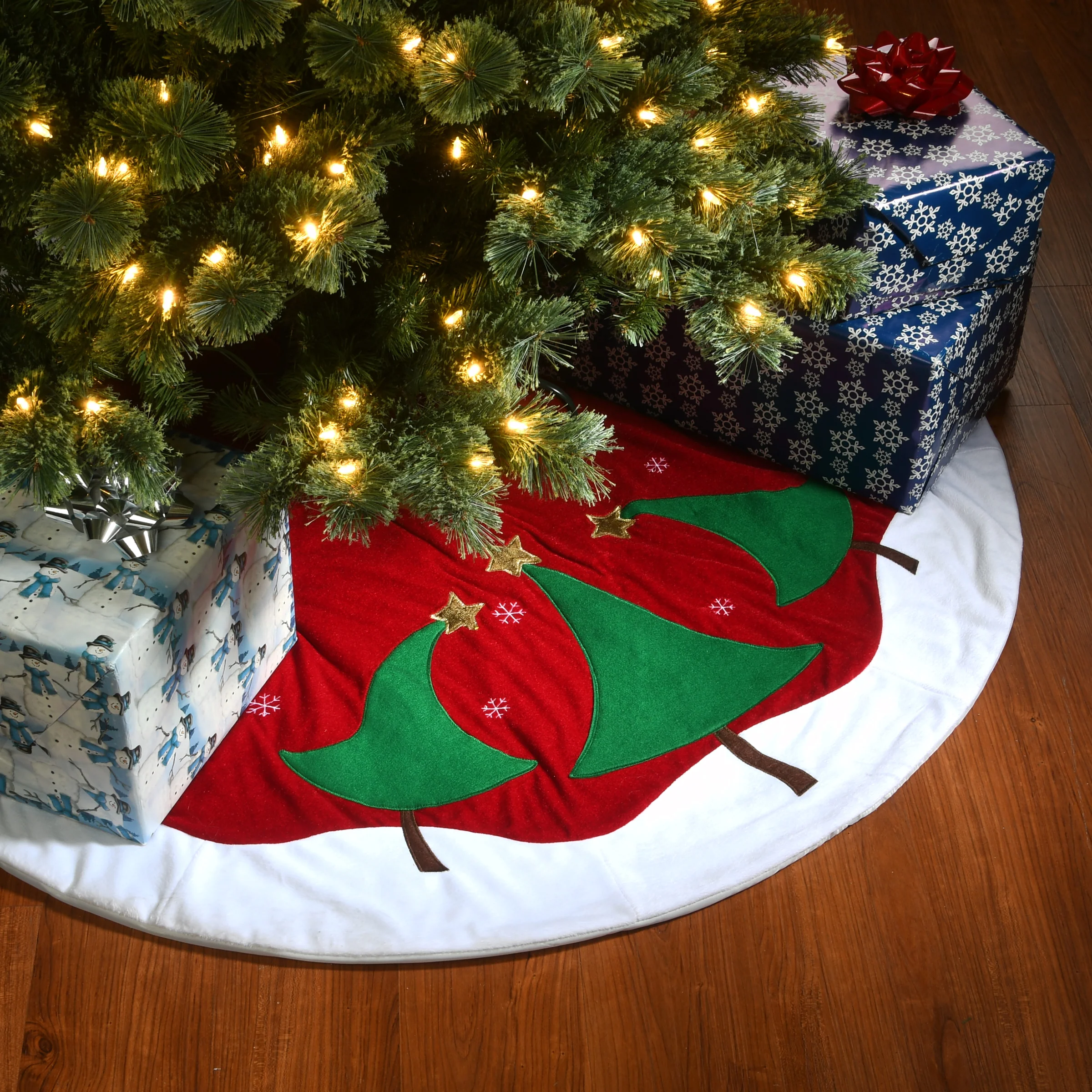 48 in. General Store Collection Red and White Tree Skirt - Image 2