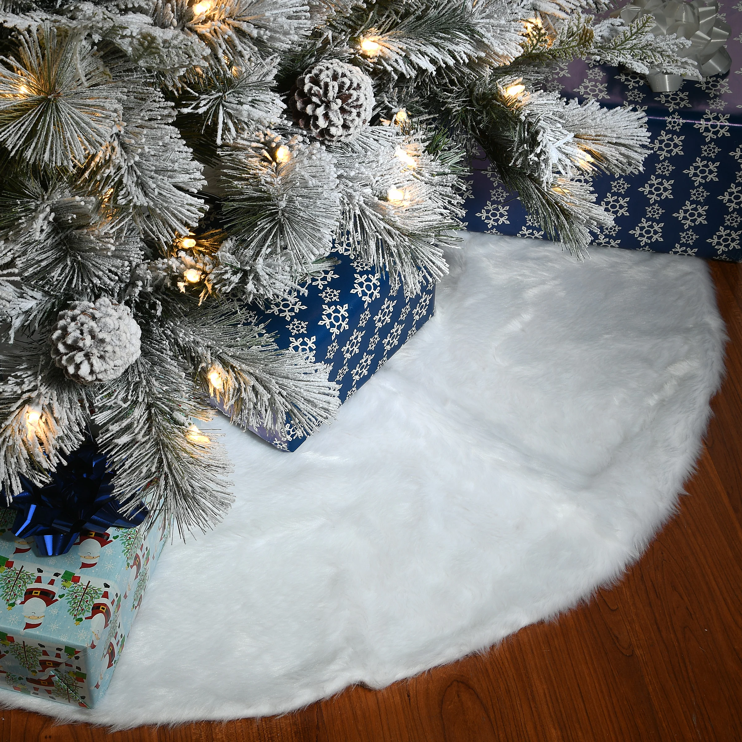 48 in. General Store Collection White Faux Fur Tree Skirt - Image 2