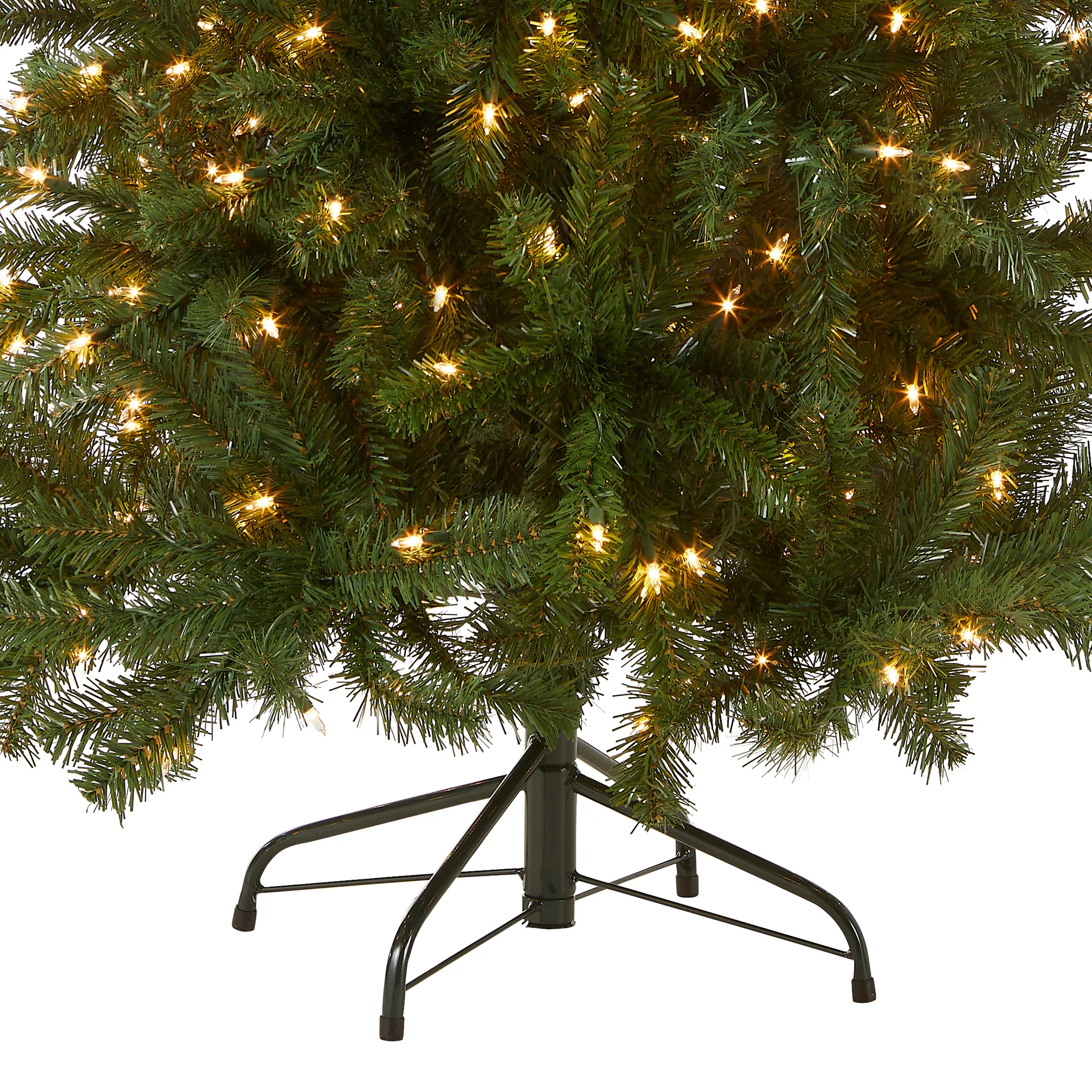 5 ft. Pre-Lit North Valley Spruce Tree with Clear Lights, Plug-In - Image 4