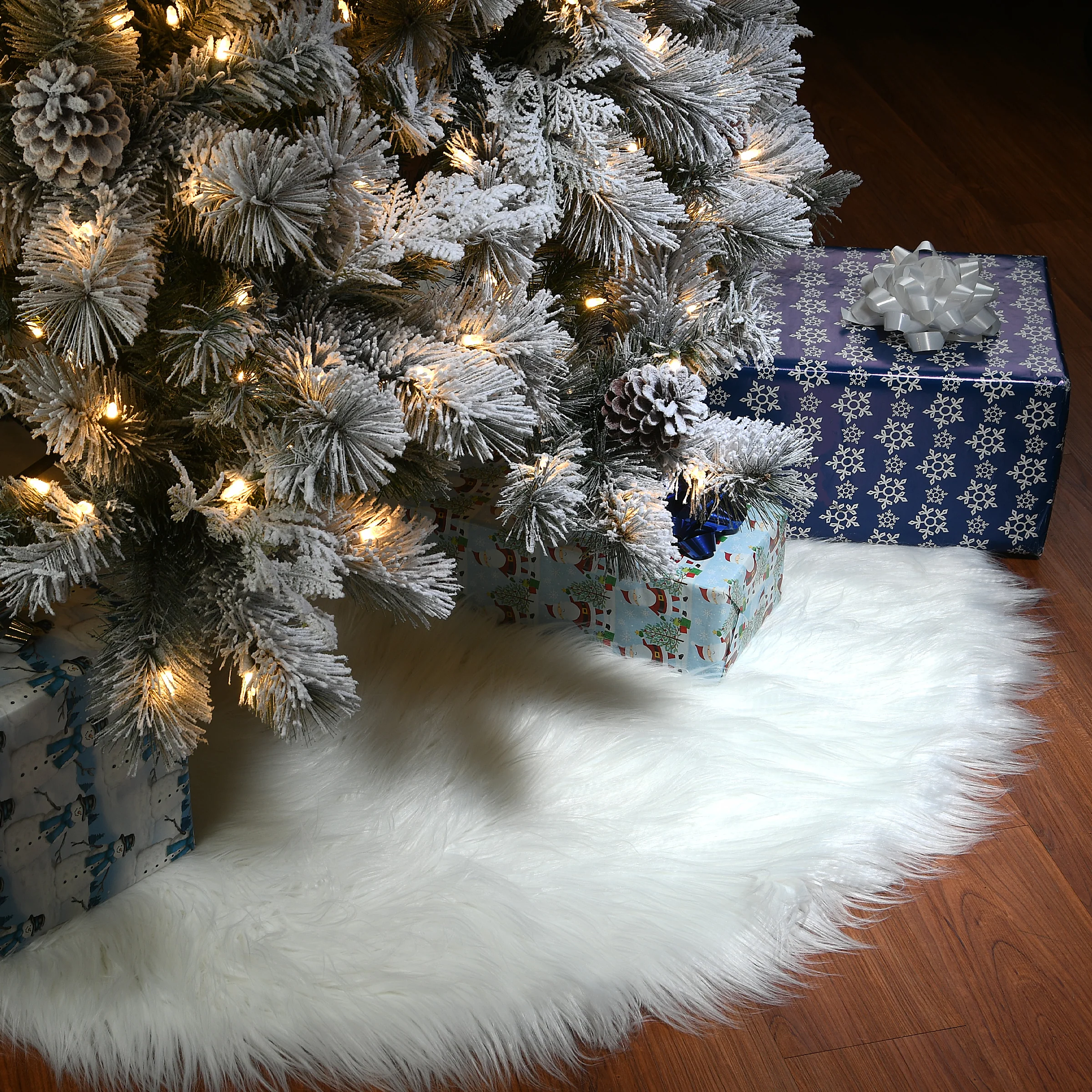 52 in. General Store Collection White High Pile Tree Skirt - Image 2