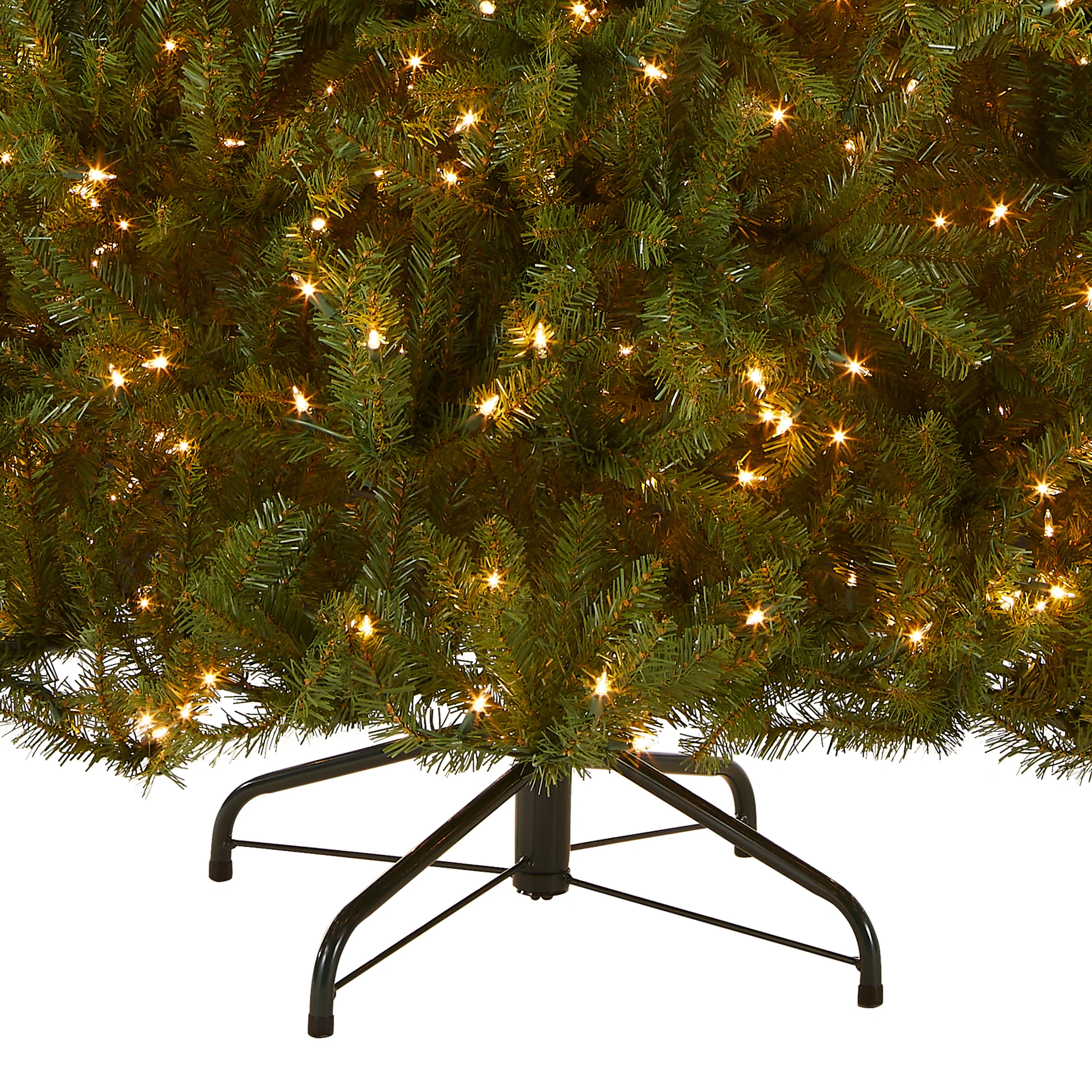 6 ft. Pre-Lit Dunhill Fir Tree with Clear Lights, Plug-In - Image 5