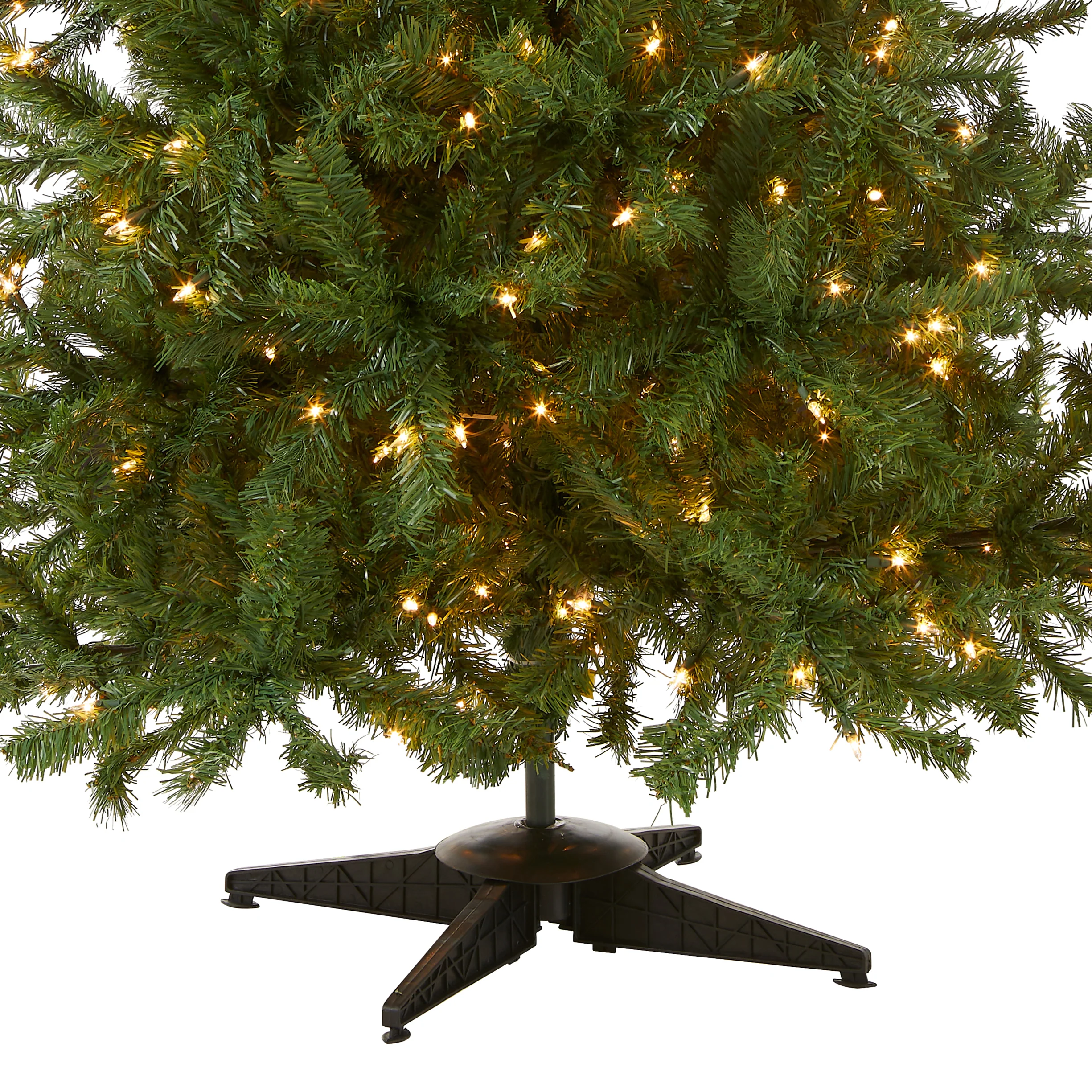 6 ft. Pre-Lit Kincaid Spruce Tree with Clear Lights, Plug-In - Image 4