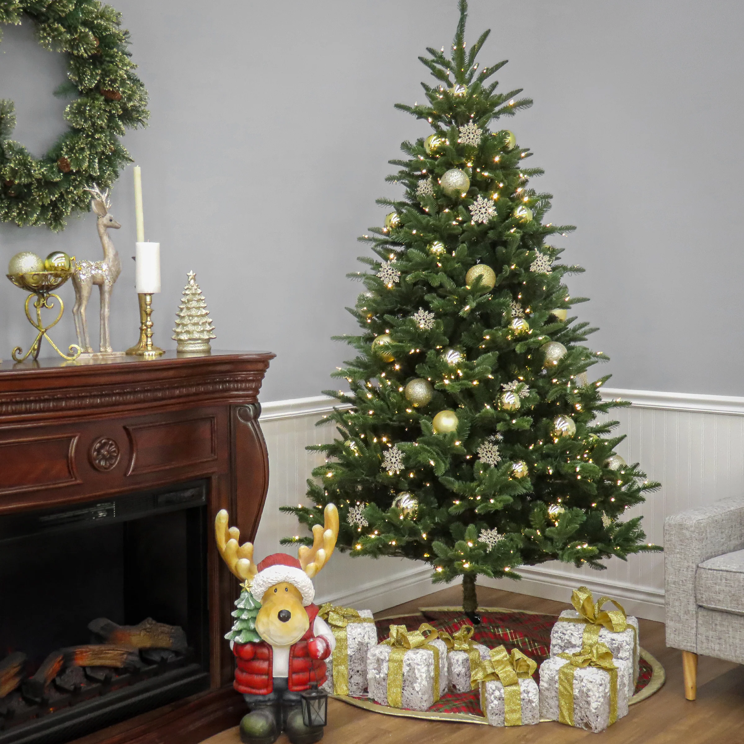 7.5 ft. Pre-Lit Christmas Norway Spruce Tree with LED Lights - Image 5