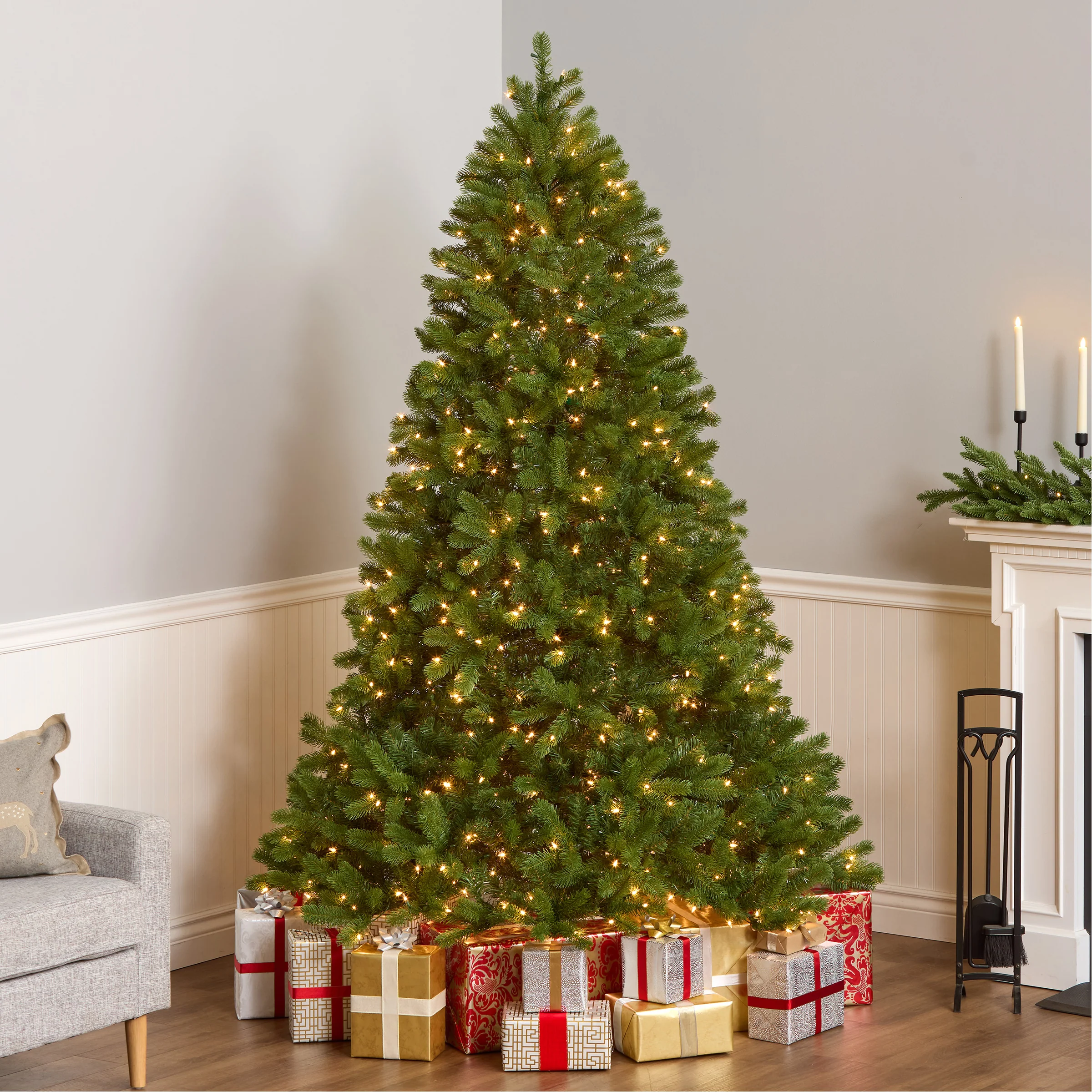 7.5 ft. Pre-Lit Downswept Douglas Fir Tree with 750 Clear Lights & 1867 Branch Tips - Image 8