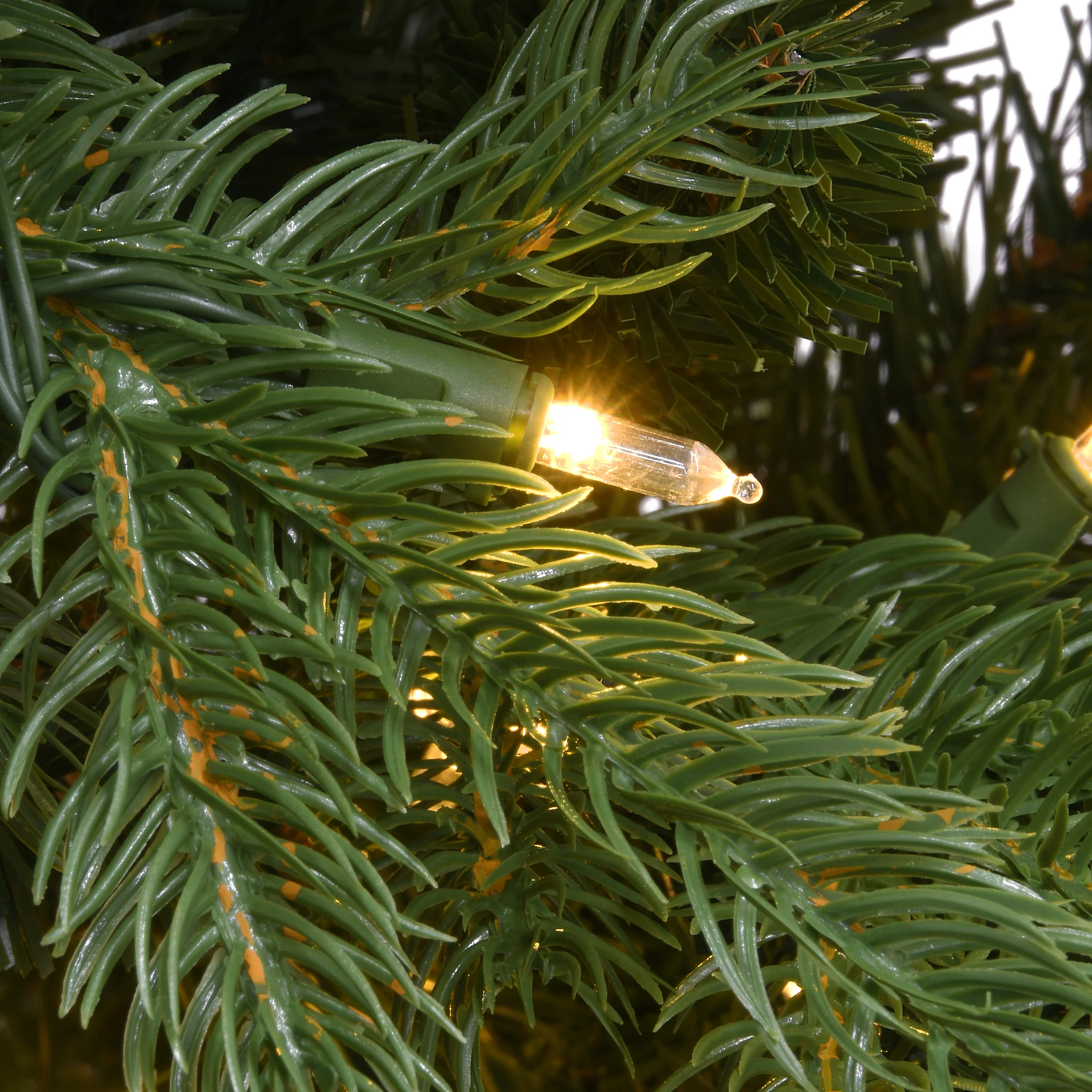 7.5 ft. Pre-Lit Green River Spruce Tree with Dual Color LED Lights - Image 4