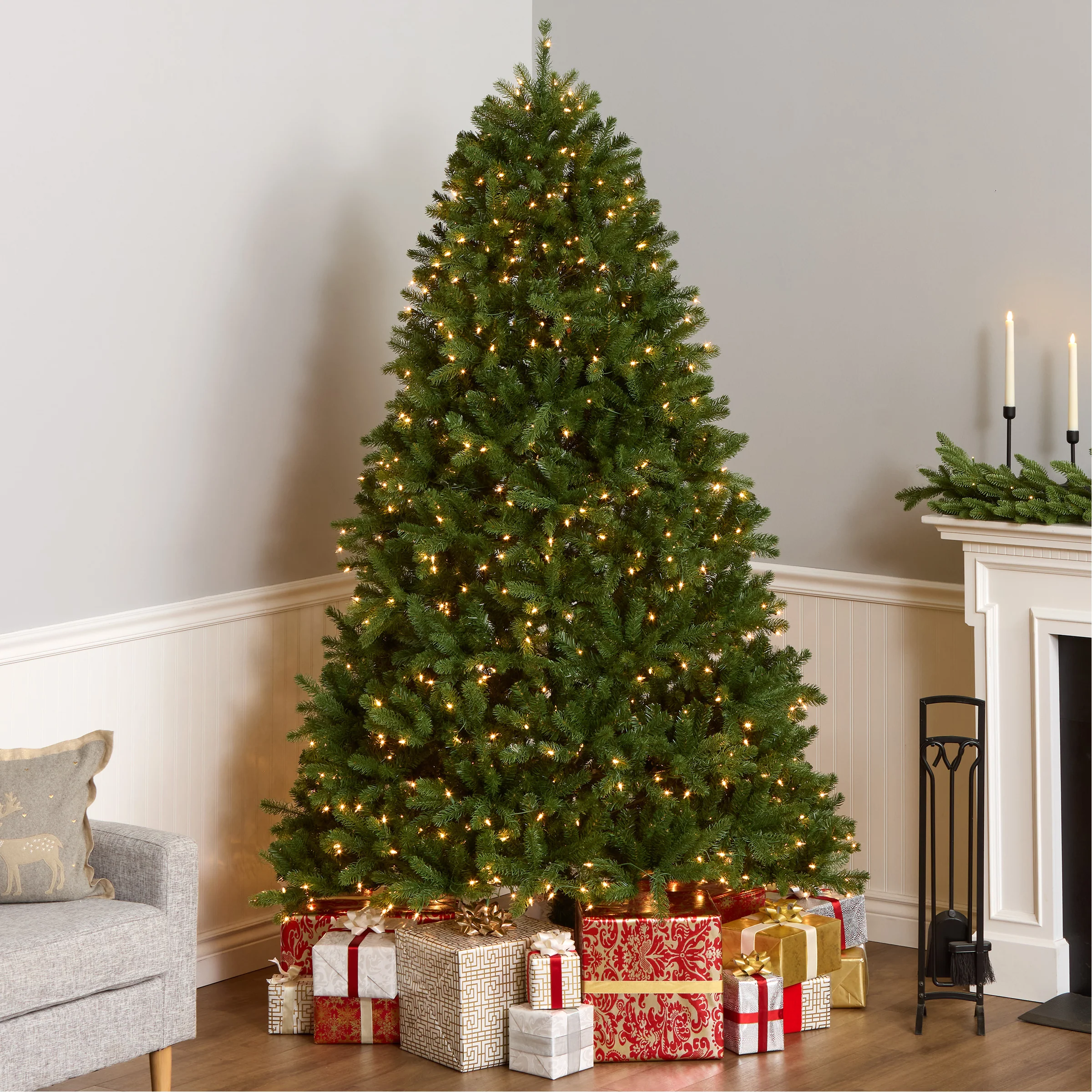 7.5 ft. Pre-Lit Newberry Spruce Tree with Clear Lights - Image 8