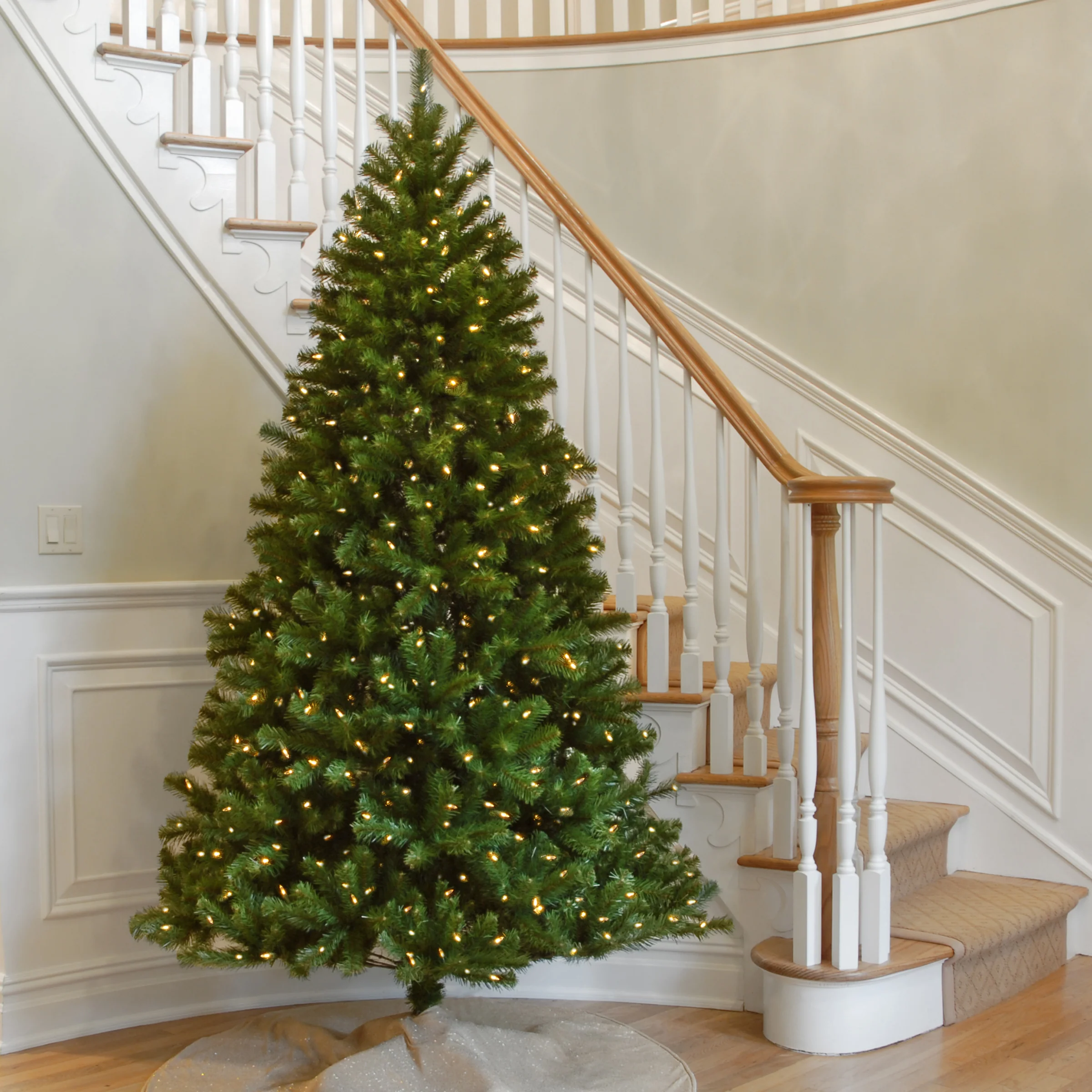 7.5 ft. Pre-Lit North Valley Spruce Medium Tree with Clear Lights - Image 2