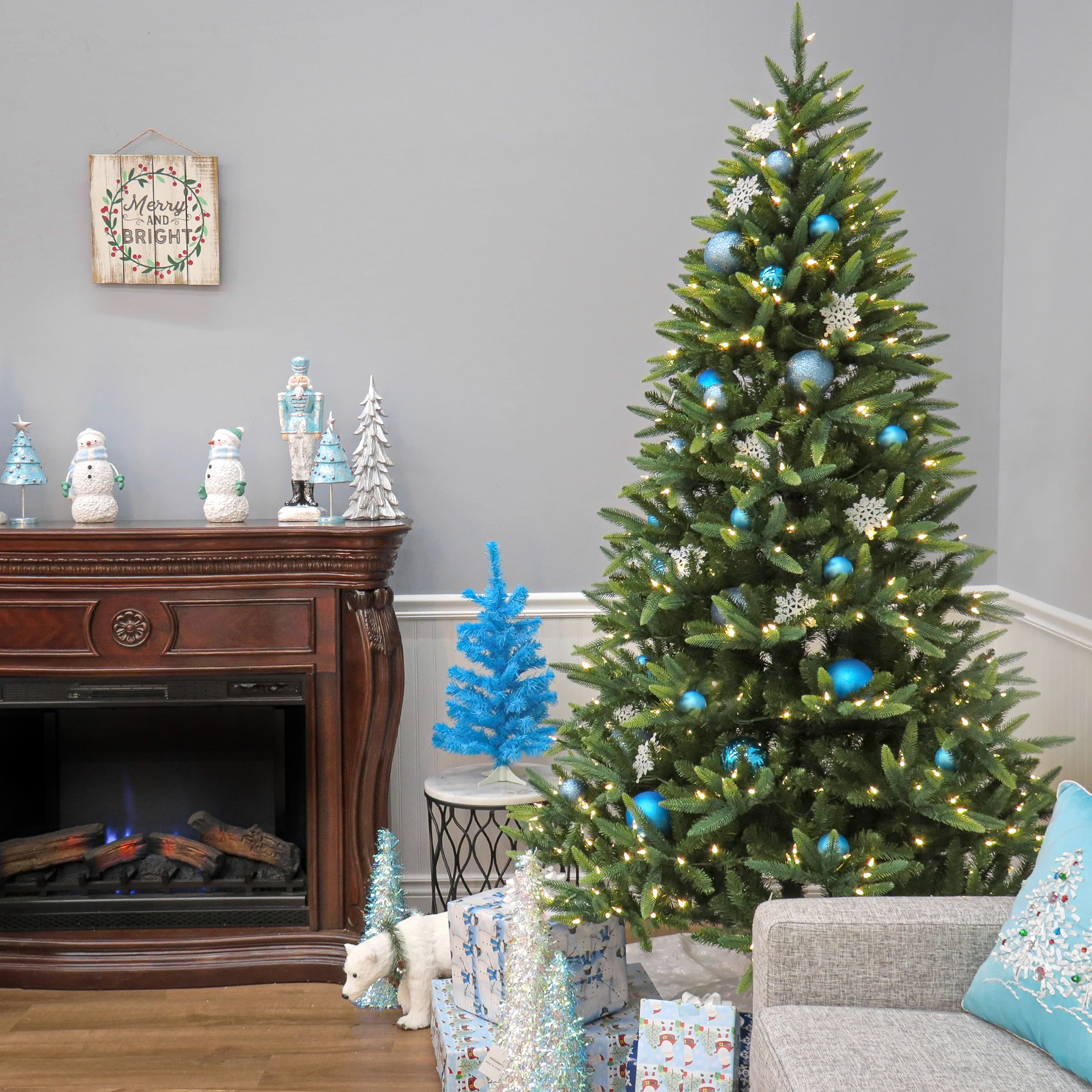 7.5 ft. Pre-Lit Spada Pine Tree with LED Lights, Plug-In - Image 4