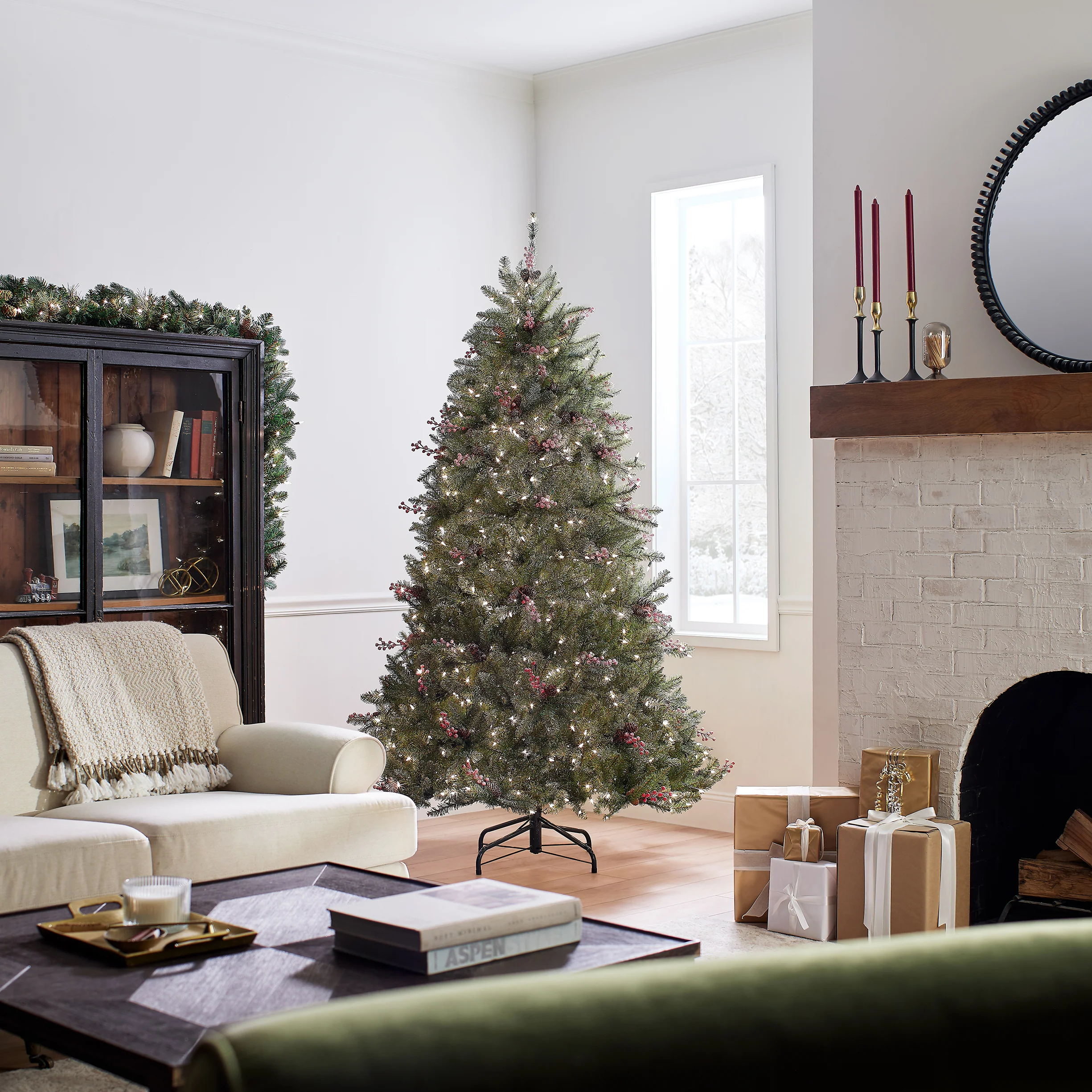 7 ft. Pre-Lit Dunhill Fir Tree with 700 Clear Lights, Plug-In - Image 7