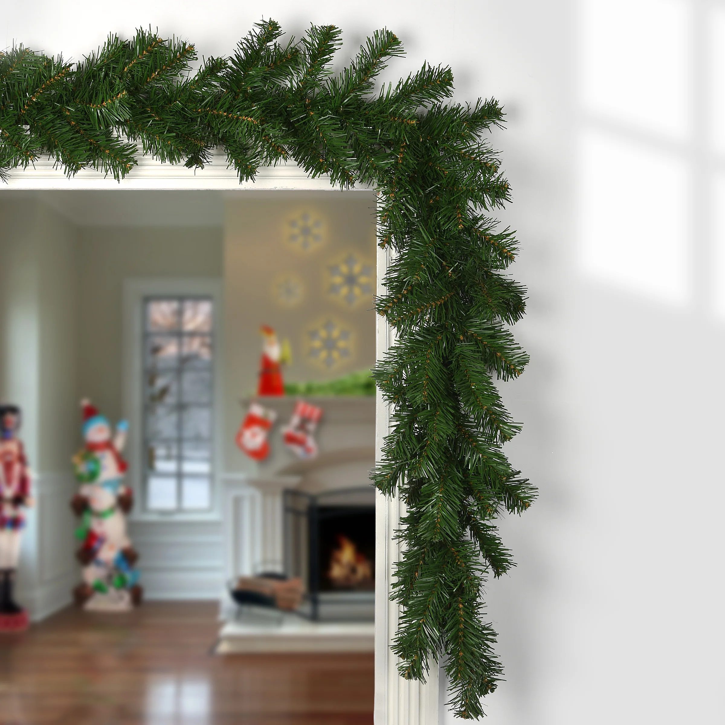 9 ft. Kincaid Spruce Garland - Image 2