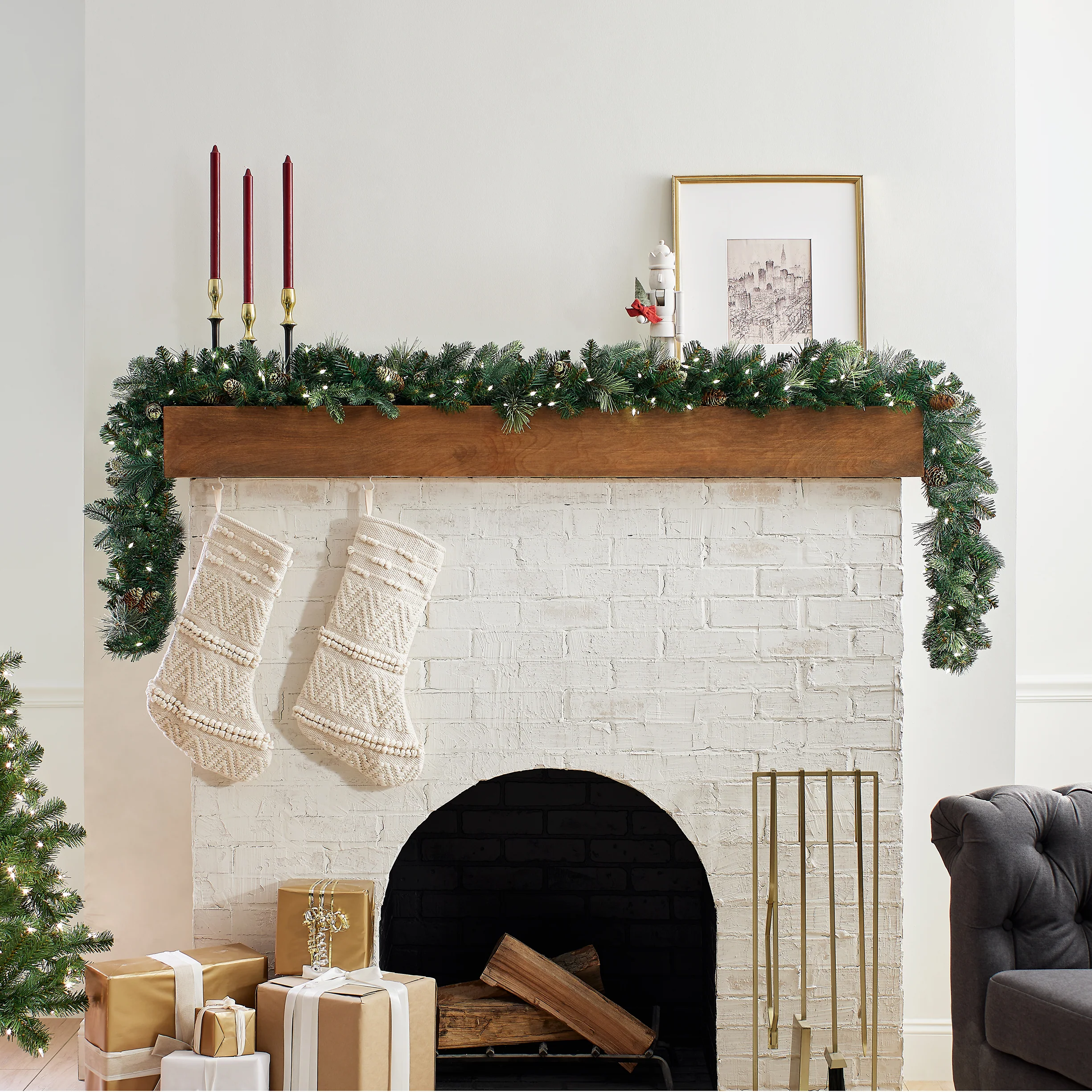 9 ft. Pre-Lit Carolina Pine Garland with LED Lights - Image 2