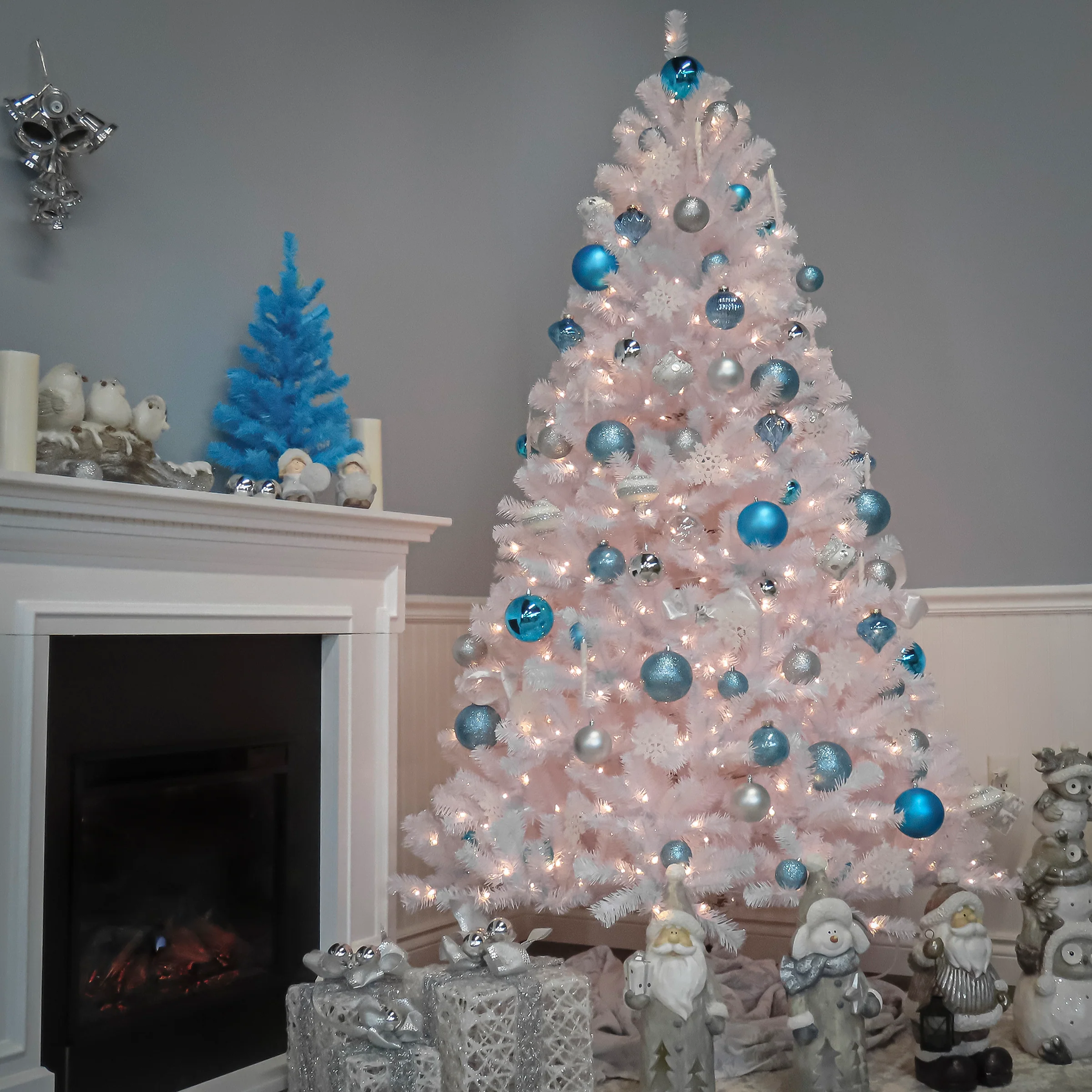 9 ft. Pre-Lit North Valley Spruce White Tree with Clear Lights, Plug-In - Image 5