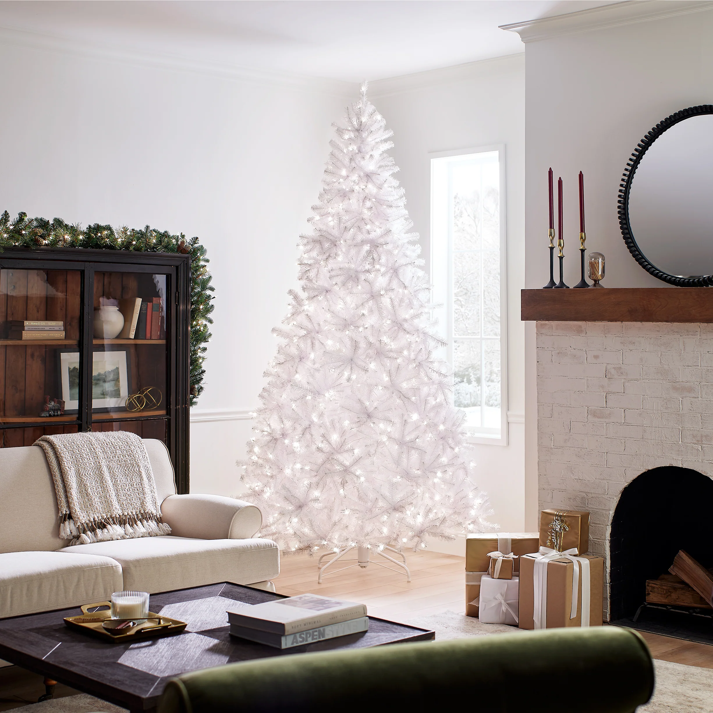 9 ft. Pre-Lit North Valley Spruce White Tree with Clear Lights, Plug-In - Image 6