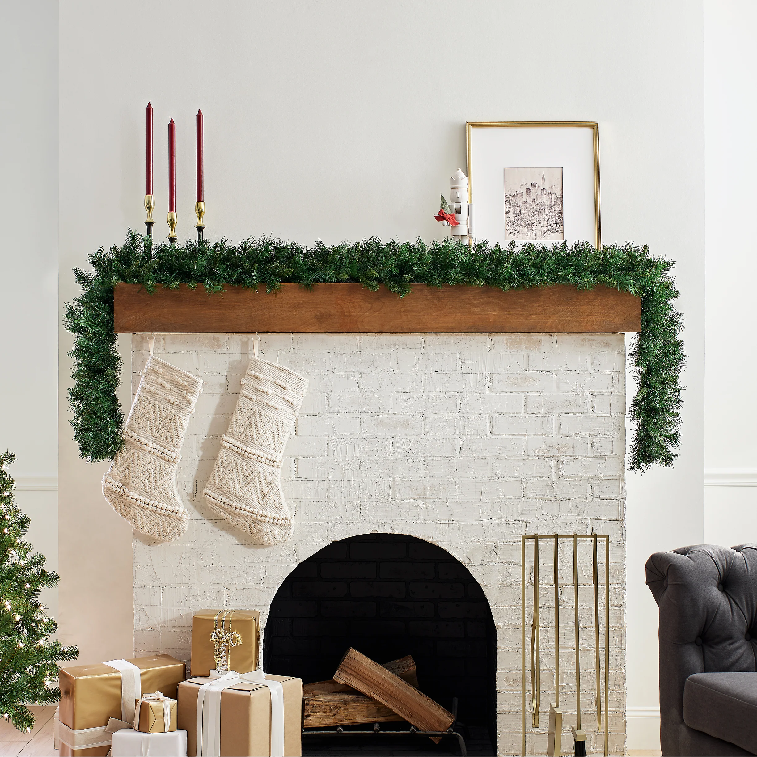 9 ft. Winchester Pine Garland - Image 2