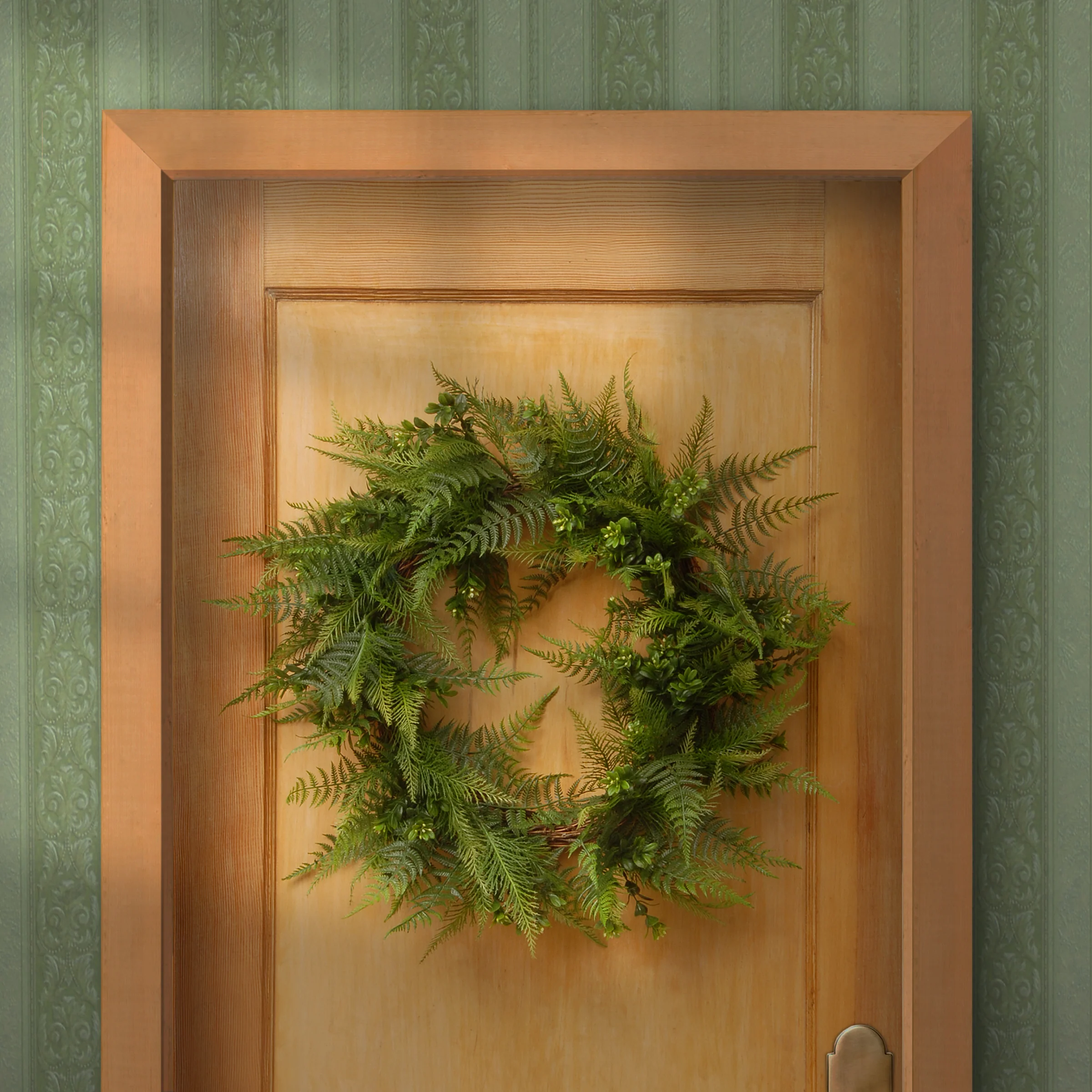 22 in. Spring Wreath with Boston Fern Leaves - Image 2