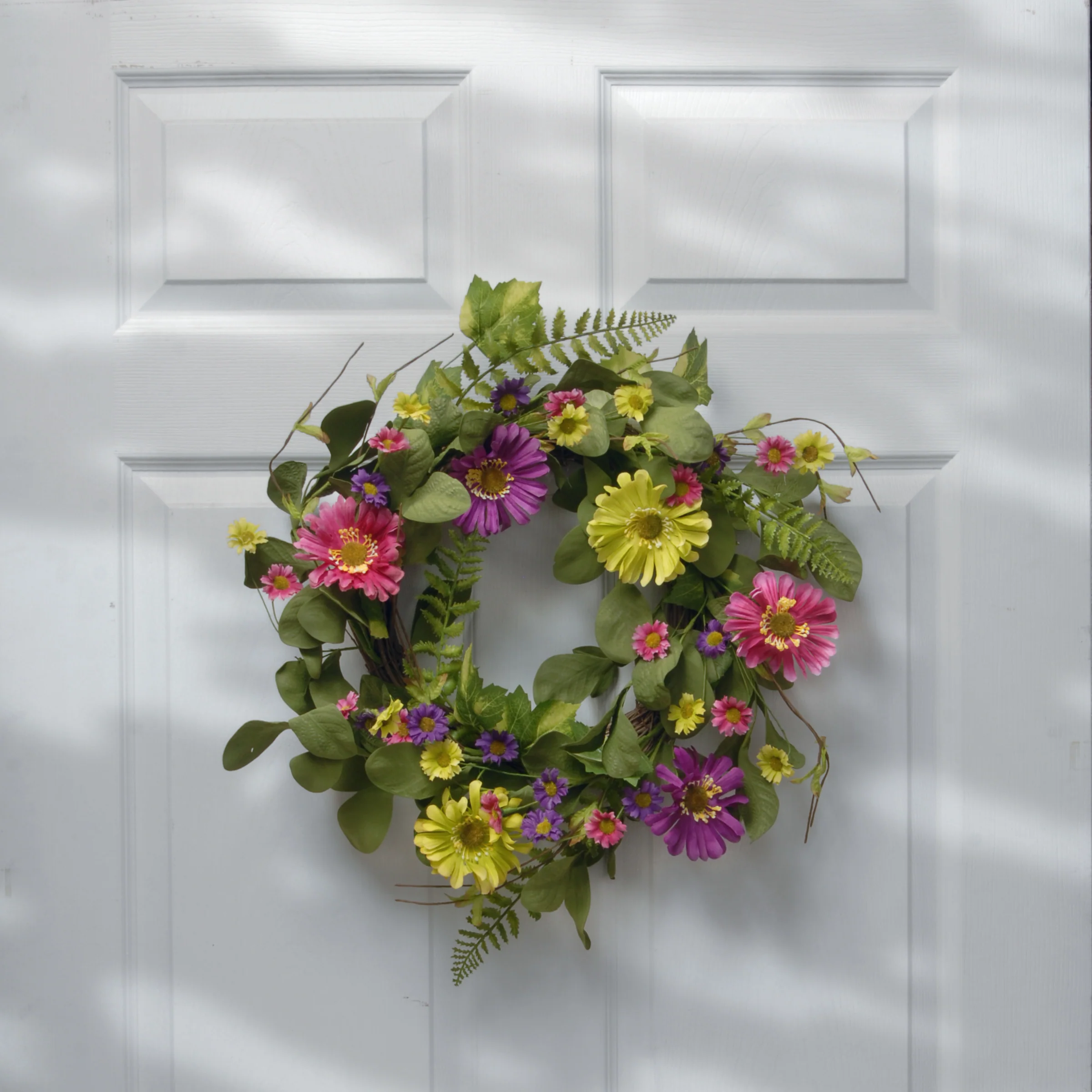 22 in. Spring Wreath with Dasiy Blooms, Leafy Greens - Image 2
