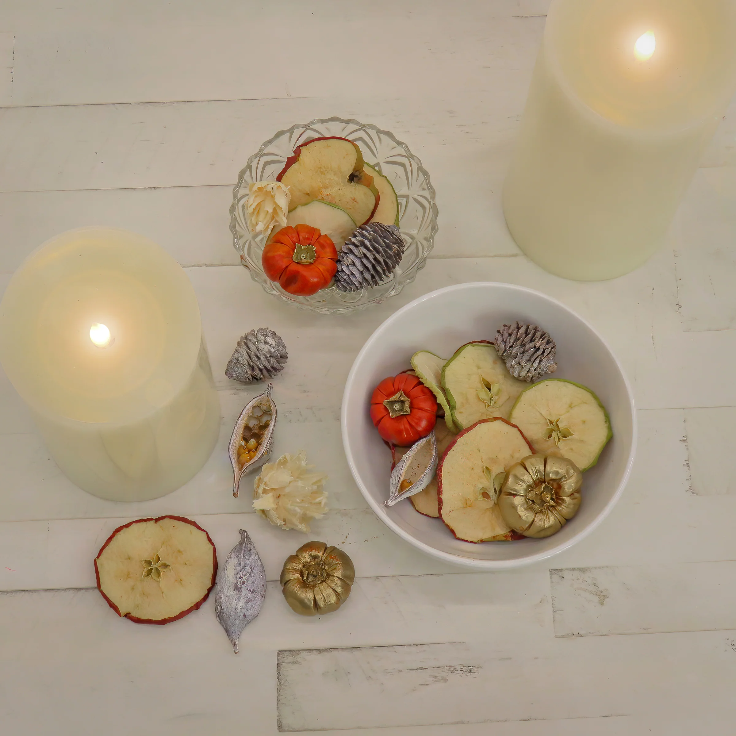 6 in. 250 Gram Mixed Potpourri- Sliced Apples and White Washed Cones - Image 2