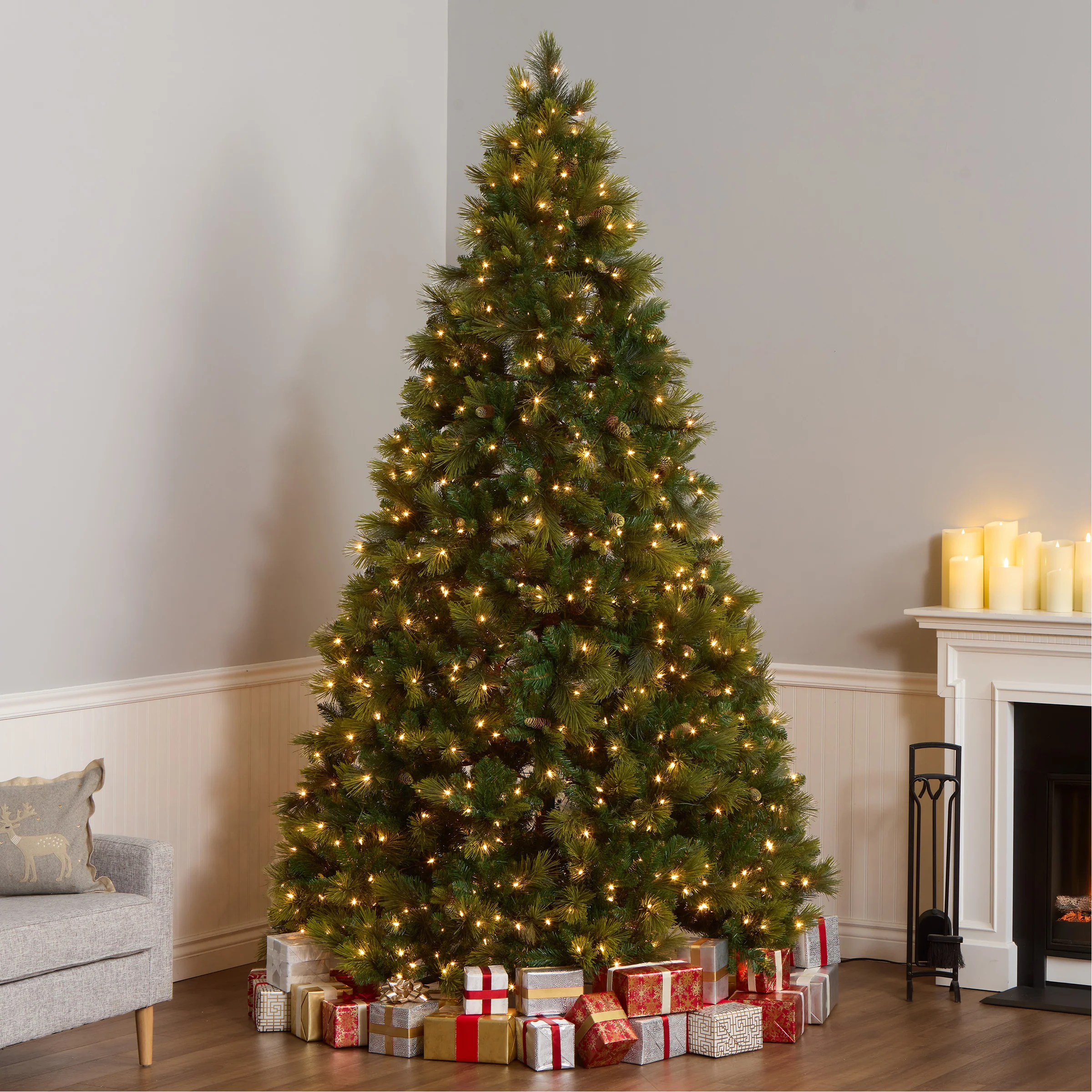 9 ft. Pre-Lit Carolina Pine Tree with Clear Lights with 900 Clear Lights - Image 2